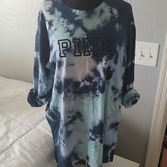 PINK Victoria's Secret Tops - Long Sleeve